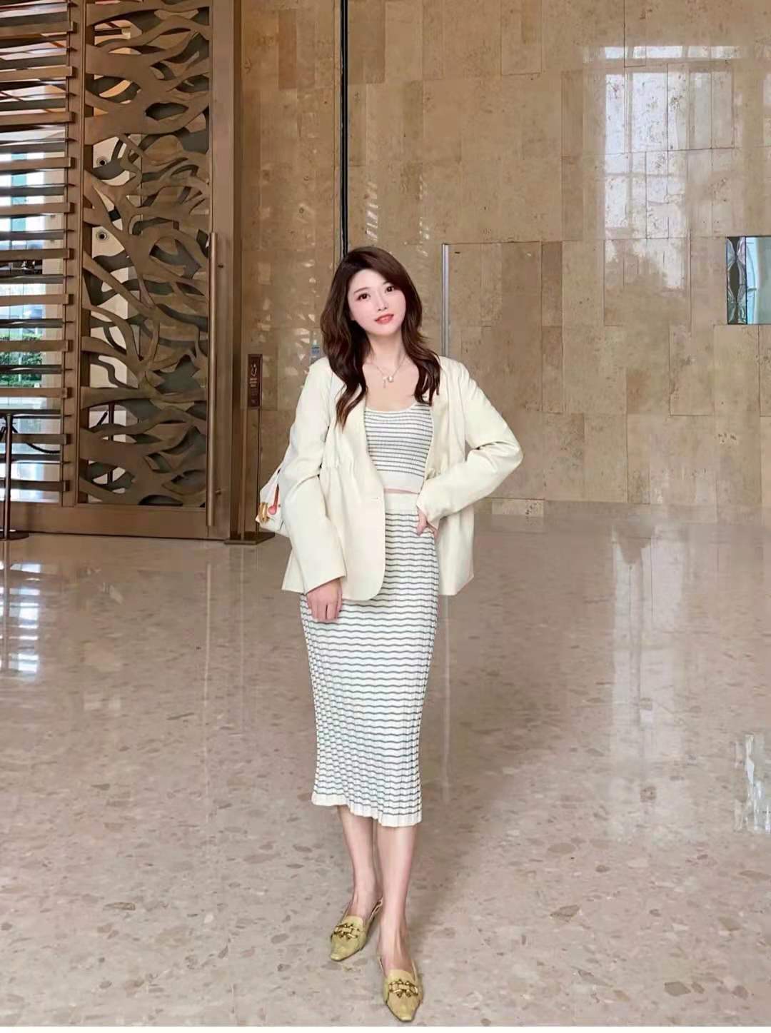 时尚搭配女人味十足,知性优雅女人味高档女装搭配