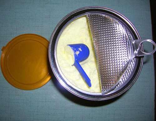 中老年补钙喝奶粉好还是牛奶好,补钙喝全脂牛奶还是脱脂