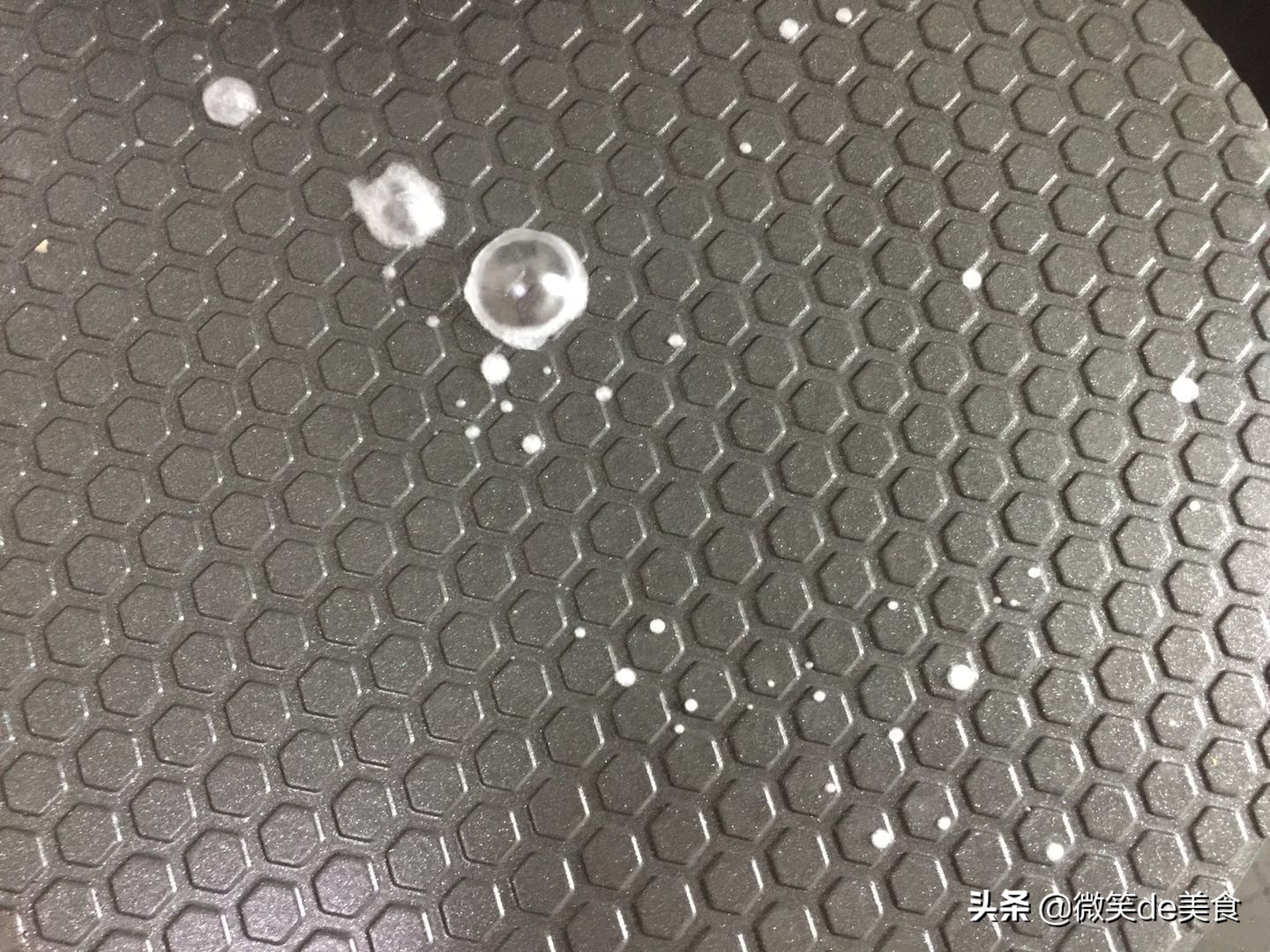 普通面粉做蛋卷的方法,不用面粉只用鸡蛋做的蛋卷