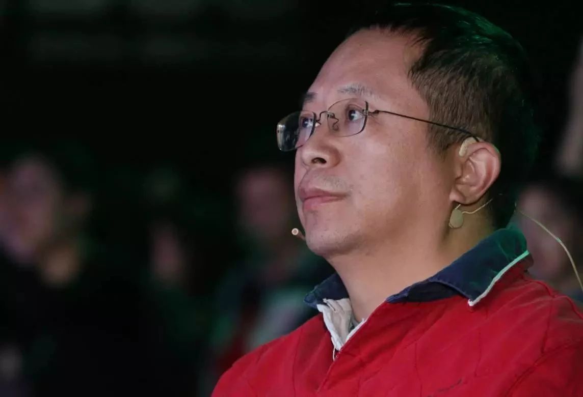 周鸿祎怼雷军视频完整版,周鸿祎怒怼雷军视频