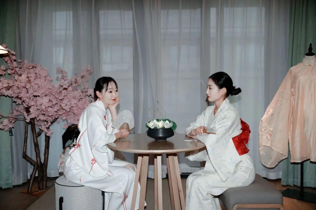 住进风景里温泉酒店,住进风景里旅游度假温泉酒店