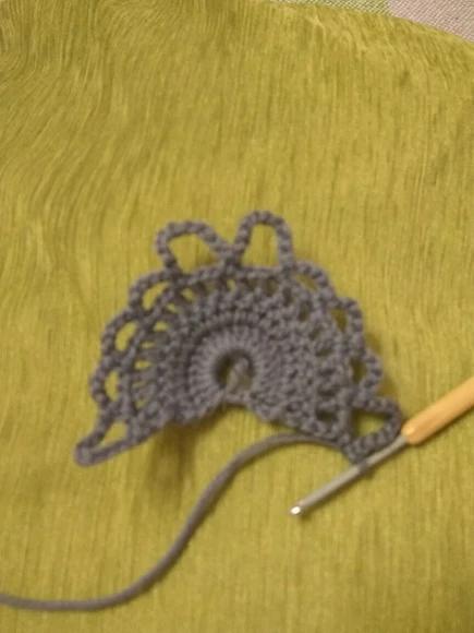 祖母方格三角围巾的各种编织方法,三角围巾镂空钩针花样图案大全