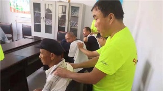 腰酸背痛特别是右腰上面背疼,腰上一点背痛什么原因引起的