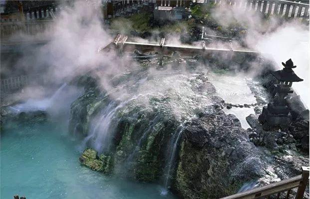 红了！黑竹沟迎颜值巅峰快去穿越五彩童话世界