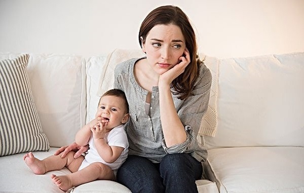 一岁宝宝爱抓大人头发是怎么回事,宝宝喜欢抓妈妈头发睡觉怎么回事
