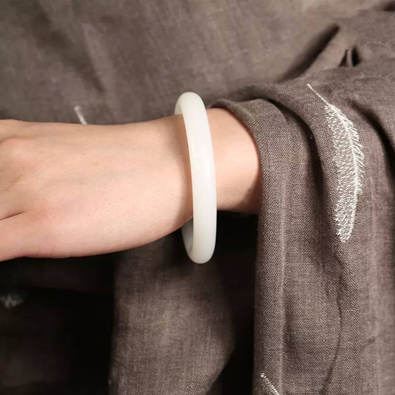 怎样辨别和田玉镯的真假,好的和田玉镯子怎么鉴别