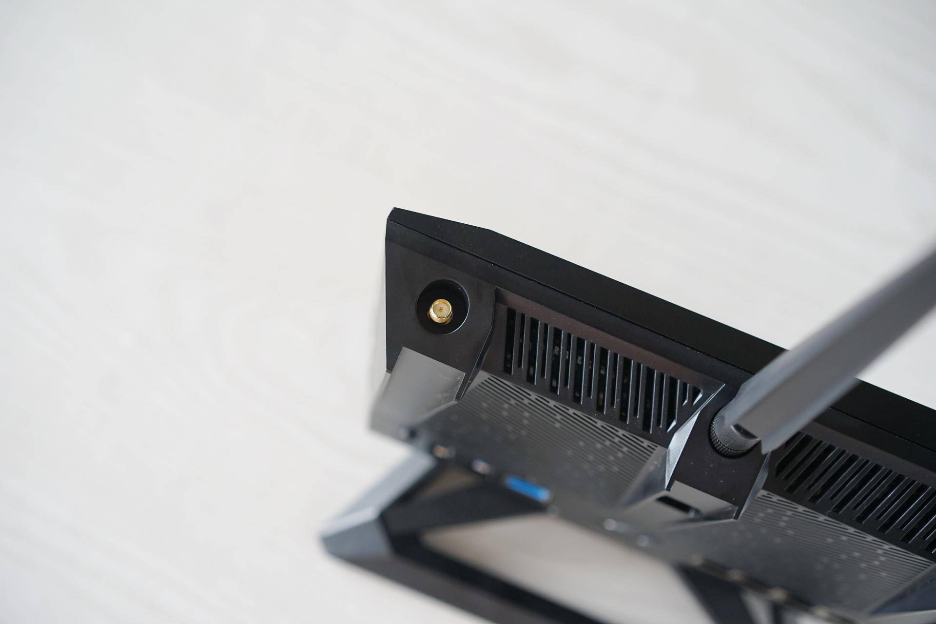 rogac2900路由器测评,roggt-ac2900双频游戏路由器开箱