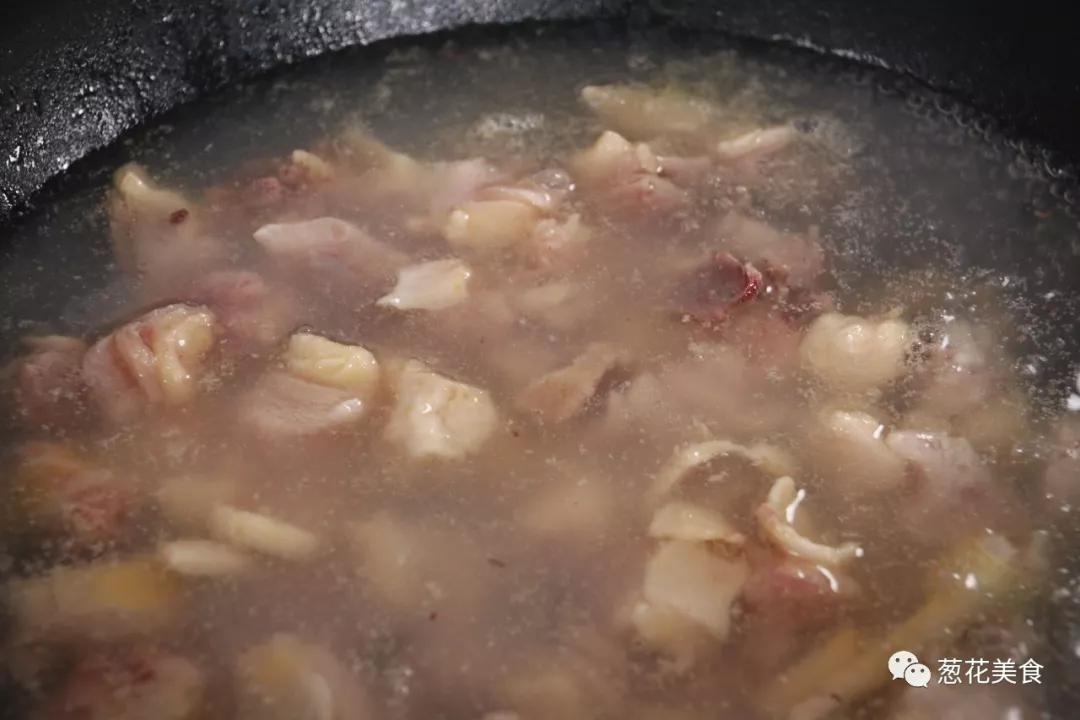 父子俩红烧鸡块的家常做法,红烧鸡块的家常做法正宗做法