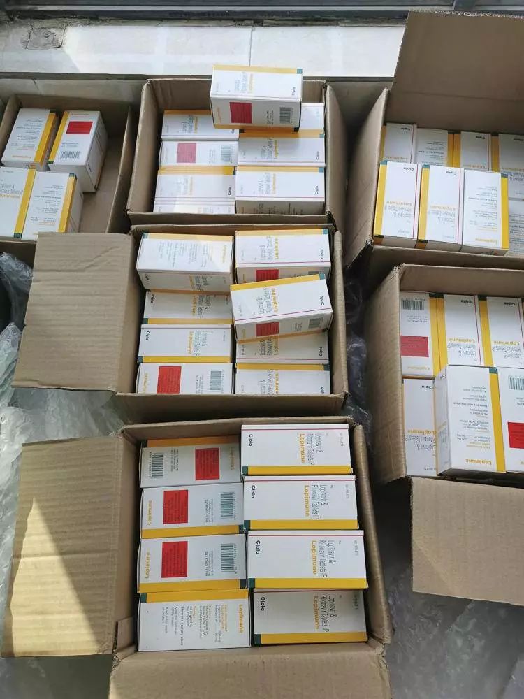 hiv感染者感染新冠病毒,hiv感染者药品可以带上飞机吗