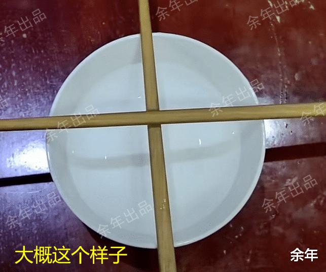 孩子被鱼刺卡住奶奶救了孙女,小孩被鱼刺卡住了哭一会又没事了