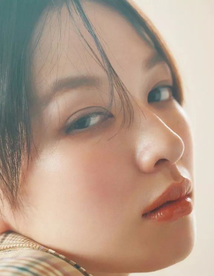 哇哦！这位“日杂美妆一姐”原来已经是当妈的人了？