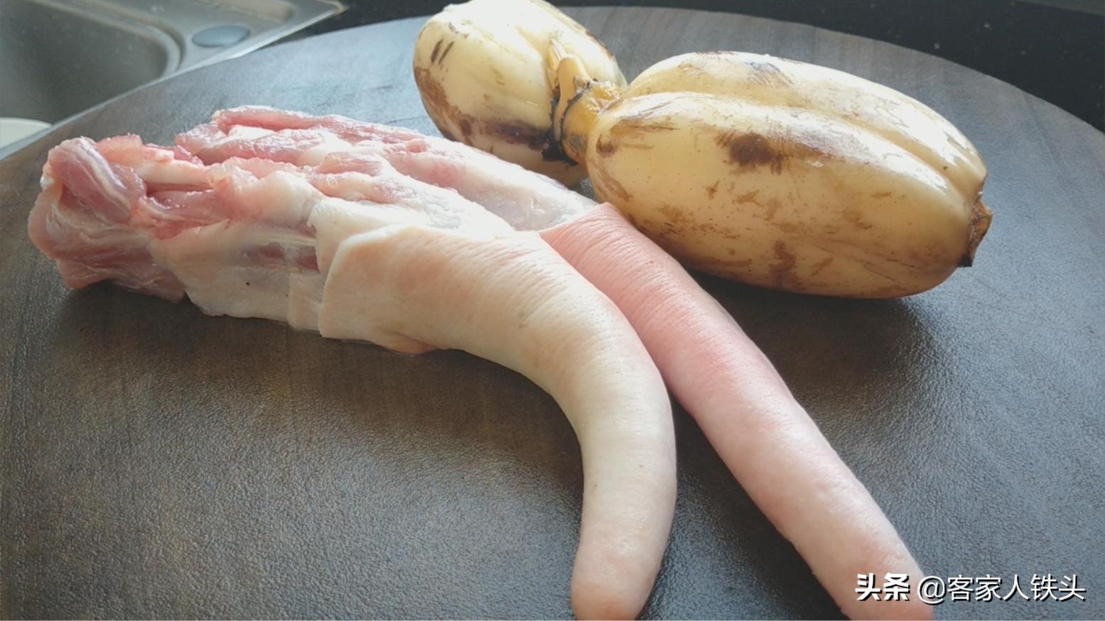 2节莲藕不煎不炸,这样做一锅,大人小孩抢着吃,营养好吃又下饭