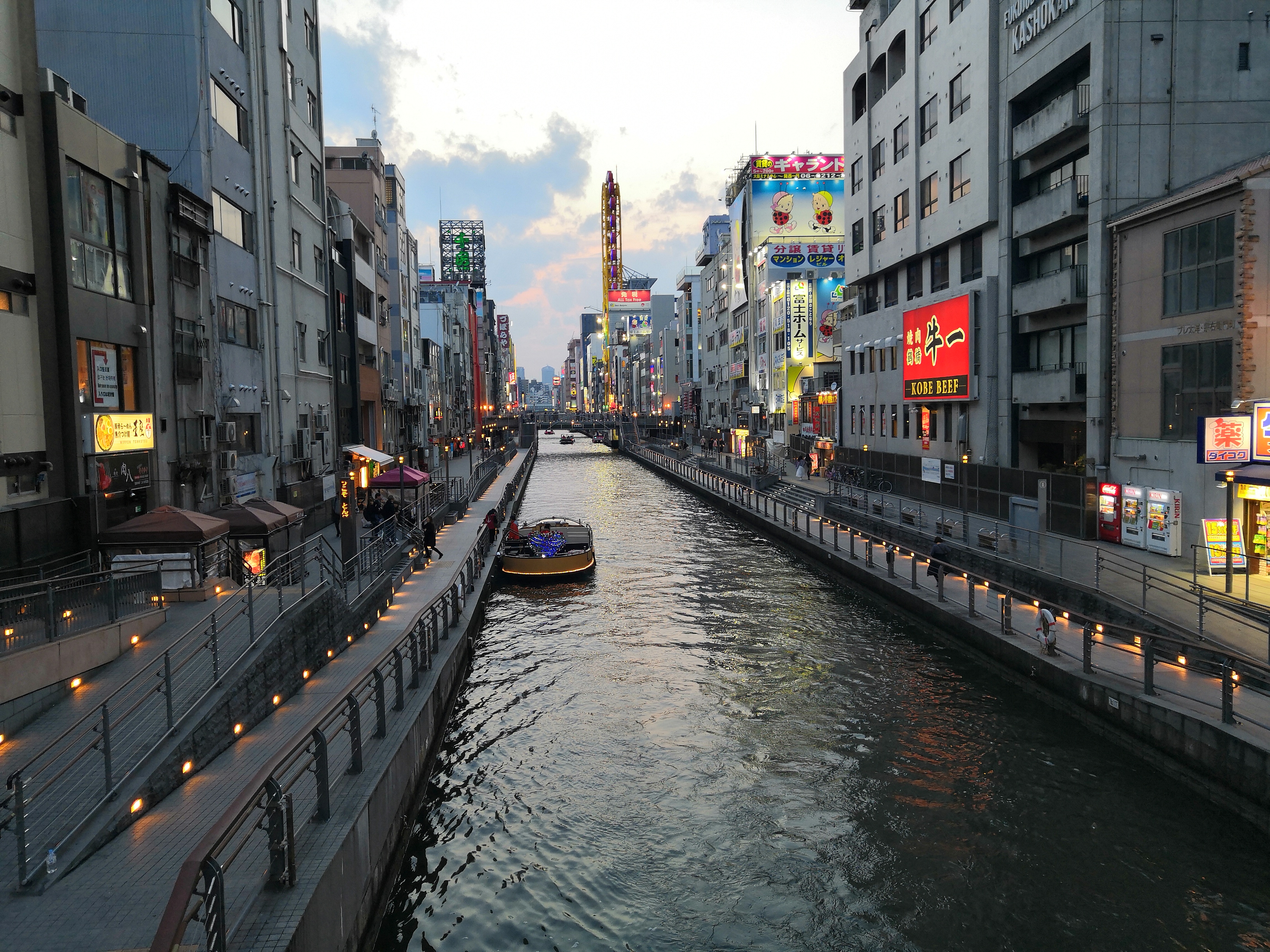 八方揽胜15：转道顿堀心斋桥，导游说没人敢卖假货，感觉规模大