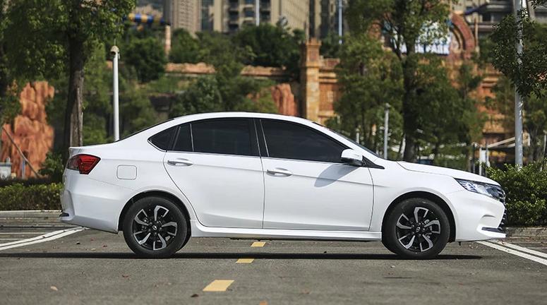 三菱四驱混合动力16万,三菱动力最出色的车是哪款