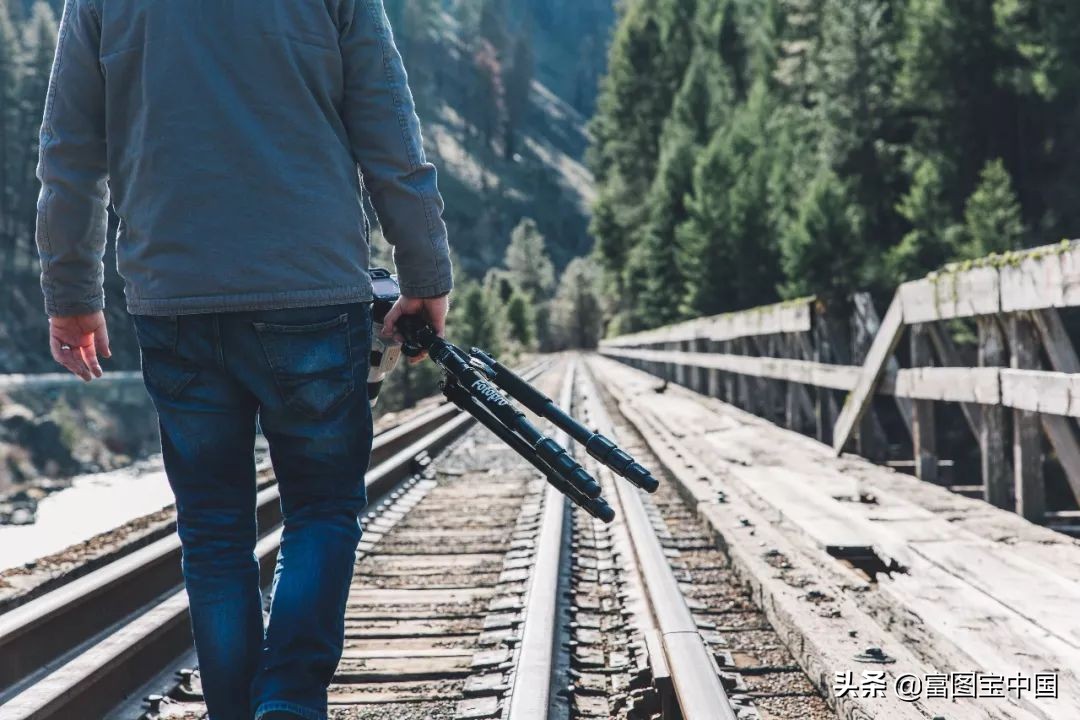 新手入门三脚架如何选择,怎么挑选三脚架的高度