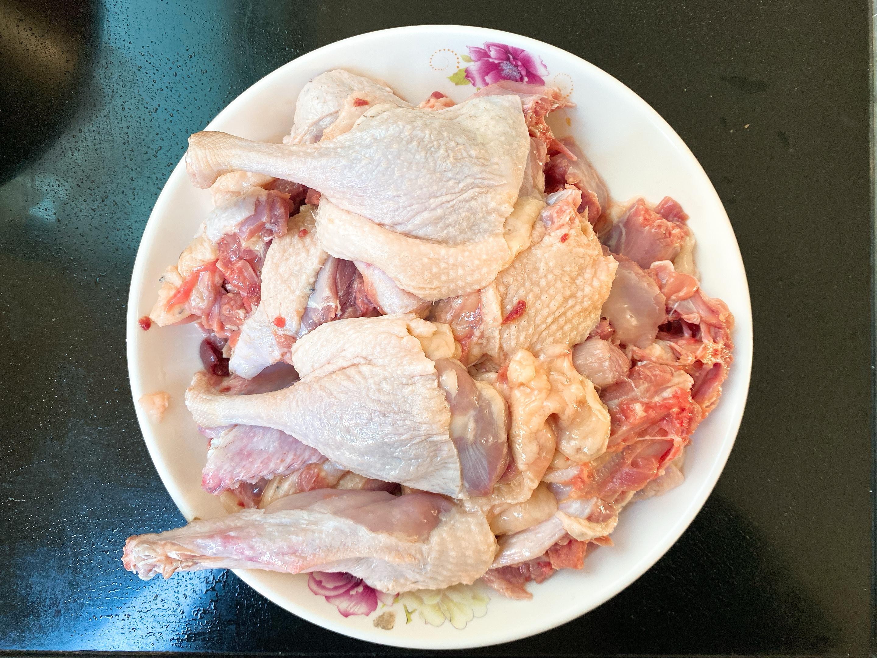 鸭汤焯水后要不要炒一下,高丽参鸭汤鸭子要焯水吗