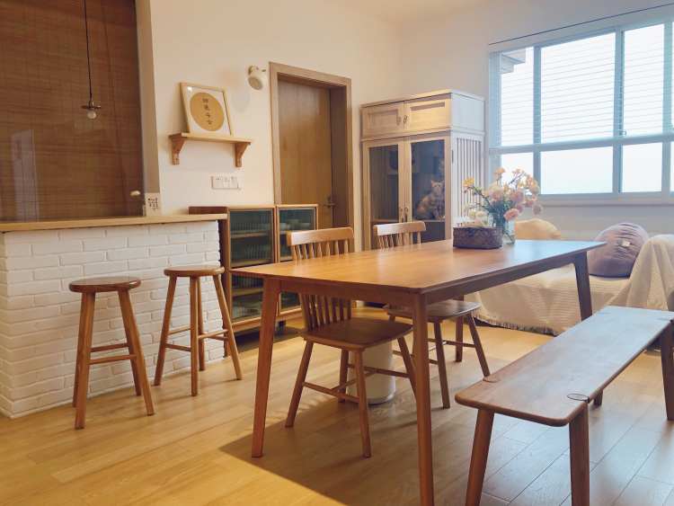 70平两室小户型，原木色的日式小清新，让家更温馨