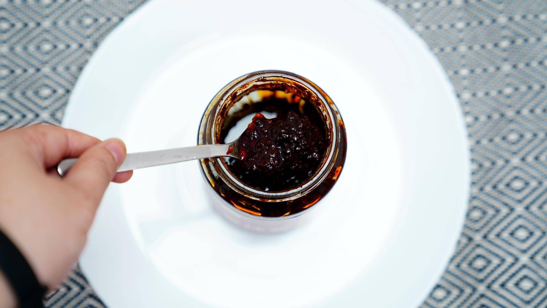 如何用老干妈调制万能秘制酱料,除了老干妈还有这16种酱料值得吃