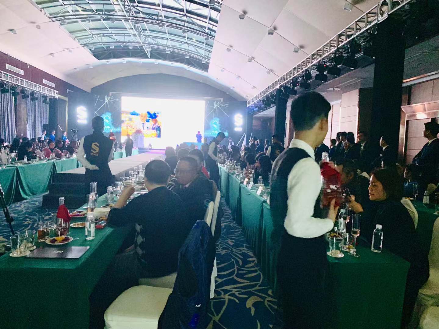 纯正西班牙派对文化空袭南充SPACE将彻底颠覆平凡的夜生活