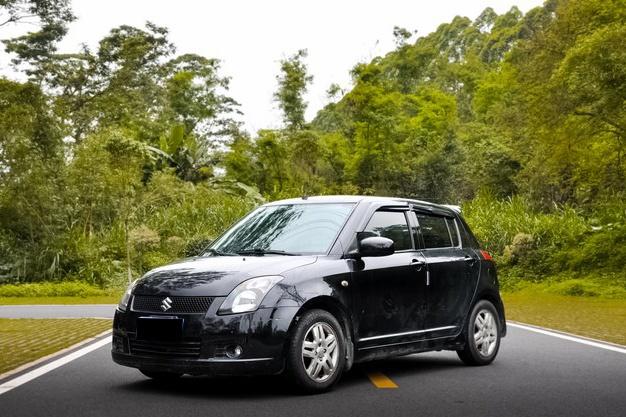 大学生花1万买铃木雨燕,大学生花一万元买二手车练手