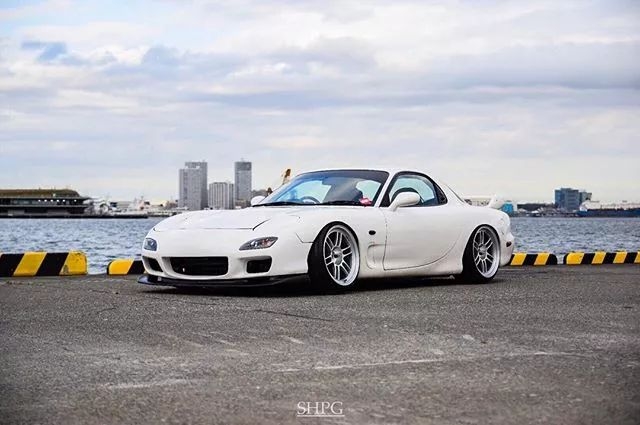 玩改装车的骚年们,没有一套精致的轮毂都不好意思出门!