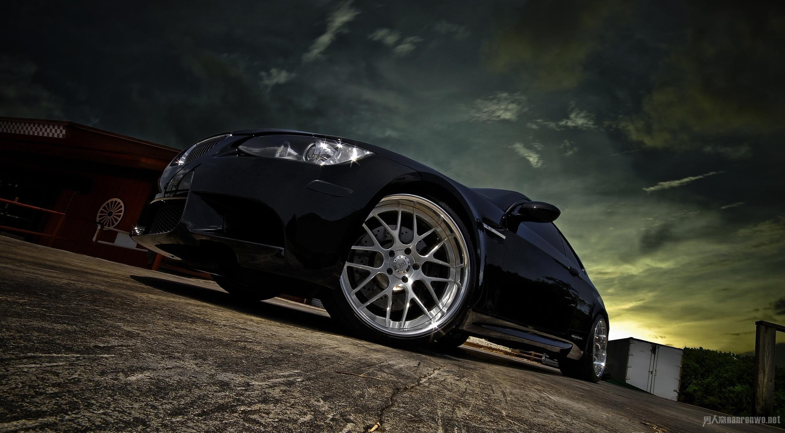 米其林轮胎使用寿命和里程是多少,汽车轮胎的使用寿命是多少时间