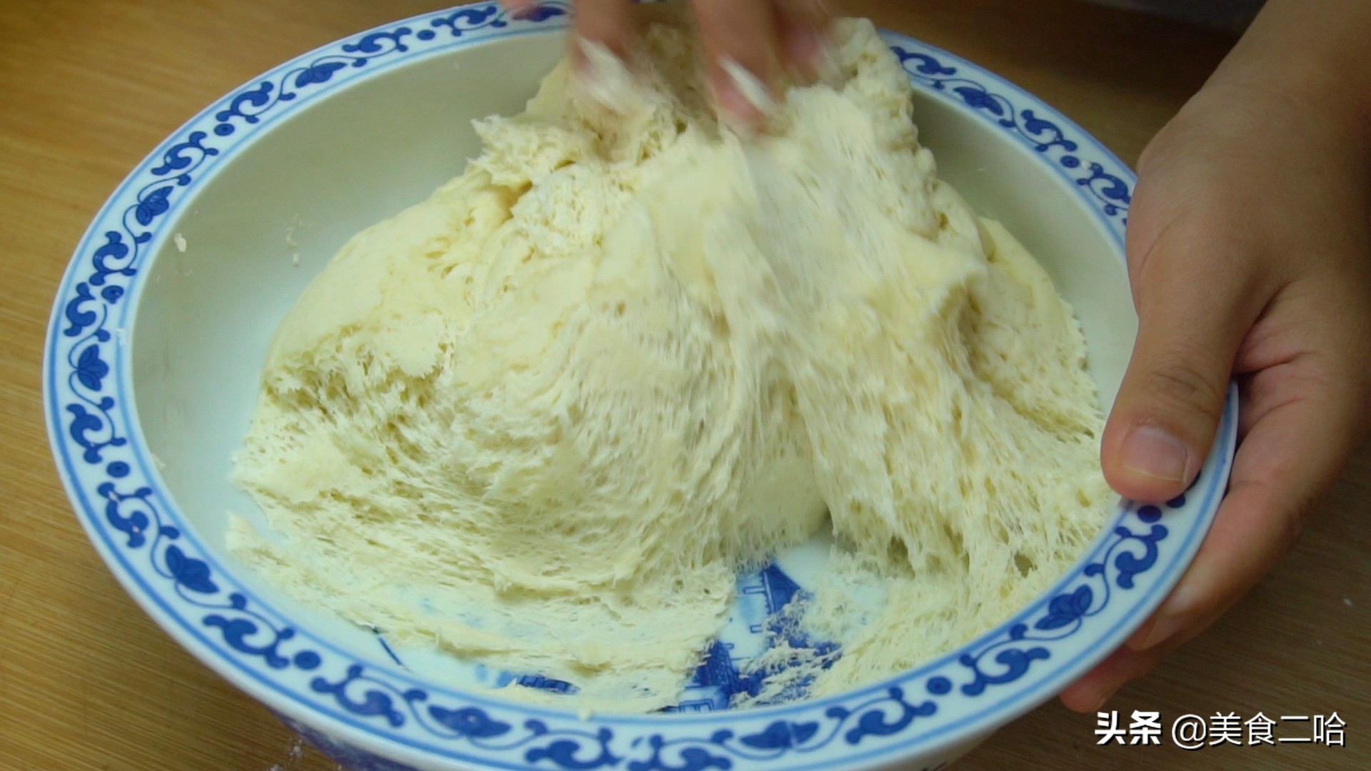 “二十八，蒸枣花”，过年教你做千层枣花馍，招待客人倍有面儿