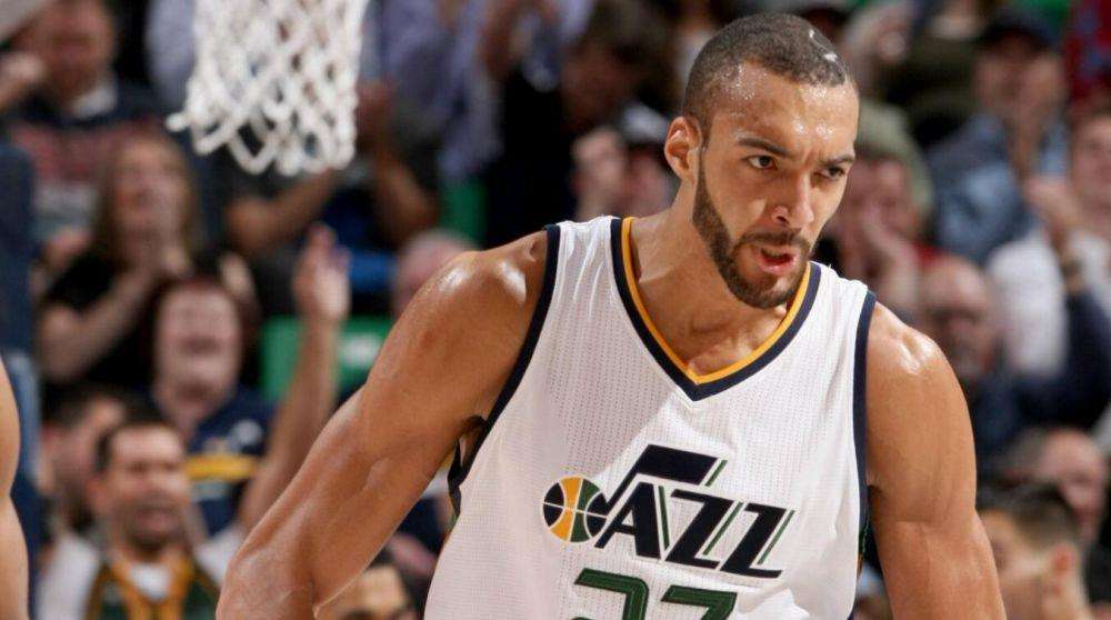 男篮世界杯第2日综述:不惧漫天嘘声的博古特率领澳大利亚赢球