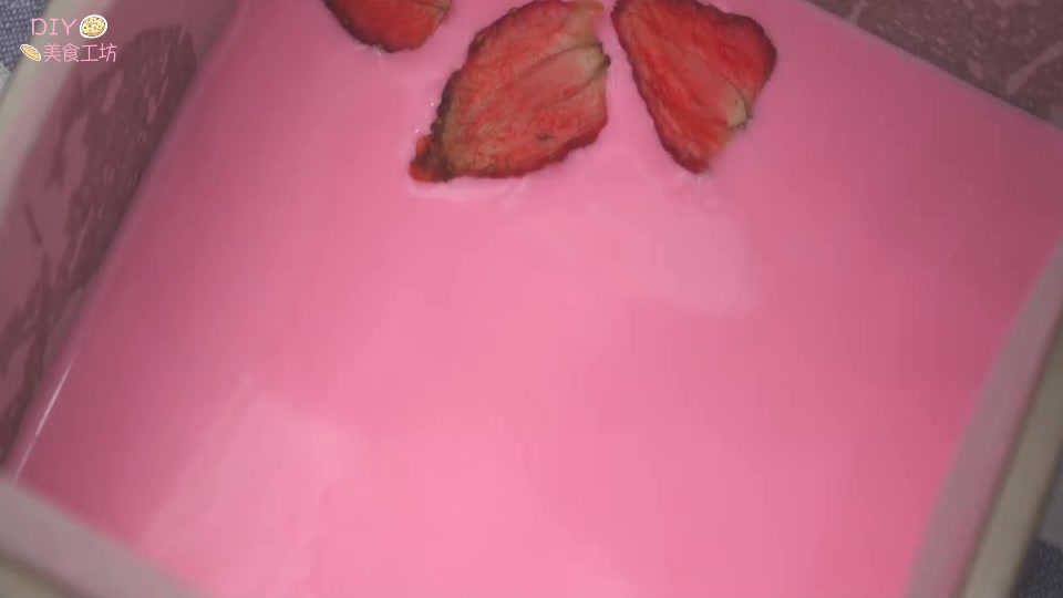 干草莓巧克力怎么做,草莓巧克力零食