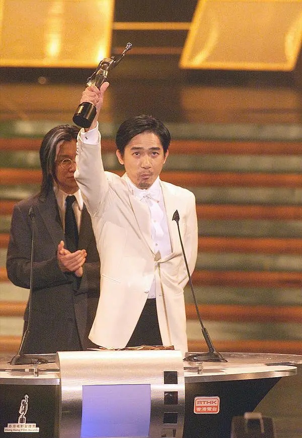 刘德华梁朝伟无间道演技大pk,解读无间道梁朝伟刘德华