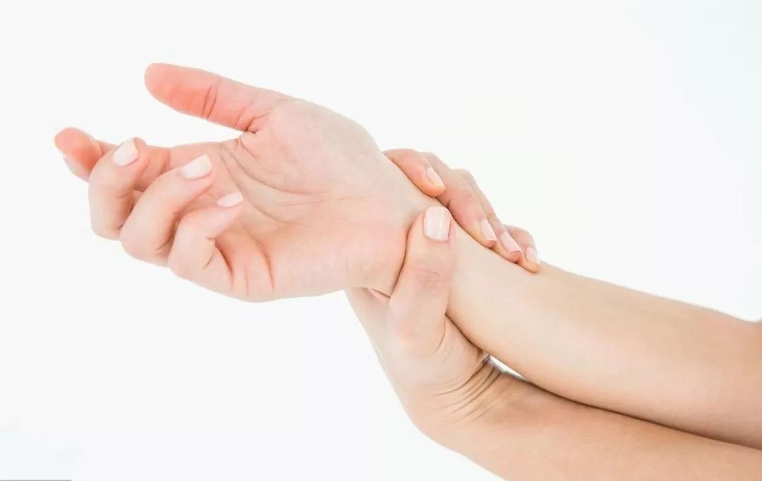 类风湿手腕关节痛怎样能缓解疼痛,得了类风湿关节炎应注意哪些