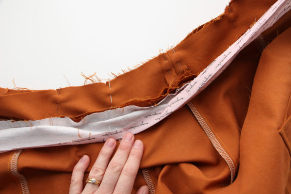 连衣裙松紧腰带缝制方法,一件连衣裙裁剪方法