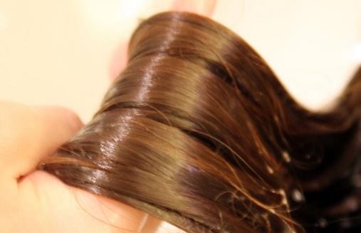 茶油护发素干枯毛躁修复顺滑,头发干枯擦茶油能保湿吗