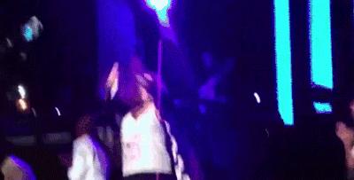 他们拼命化解尴尬的样子，够我笑上一整天