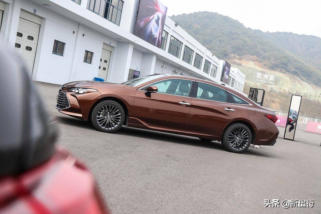 抢先体验丰田全新亚洲龙,一汽丰田新款亚洲龙现身