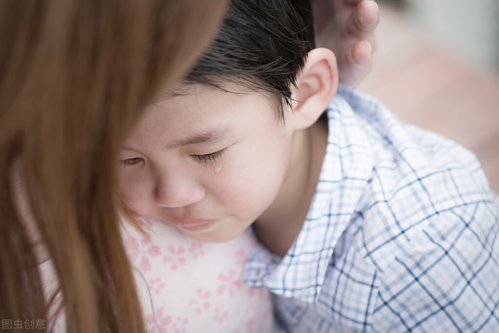 孩子闹着要买玩具怎么应对,孩子哭闹买玩具就该买吗