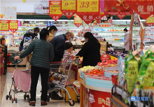 致敬坚守战位的人民子弟兵,致敬抗役一线的英雄们