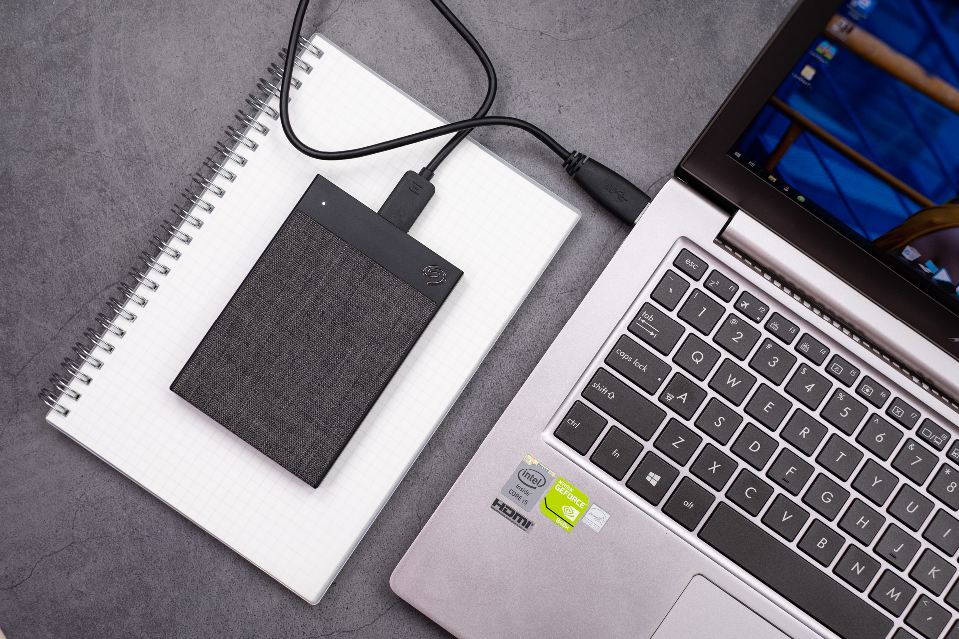 硬件级别安全加密硬盘,让日常工作更放心,避免商业敏感文件泄密