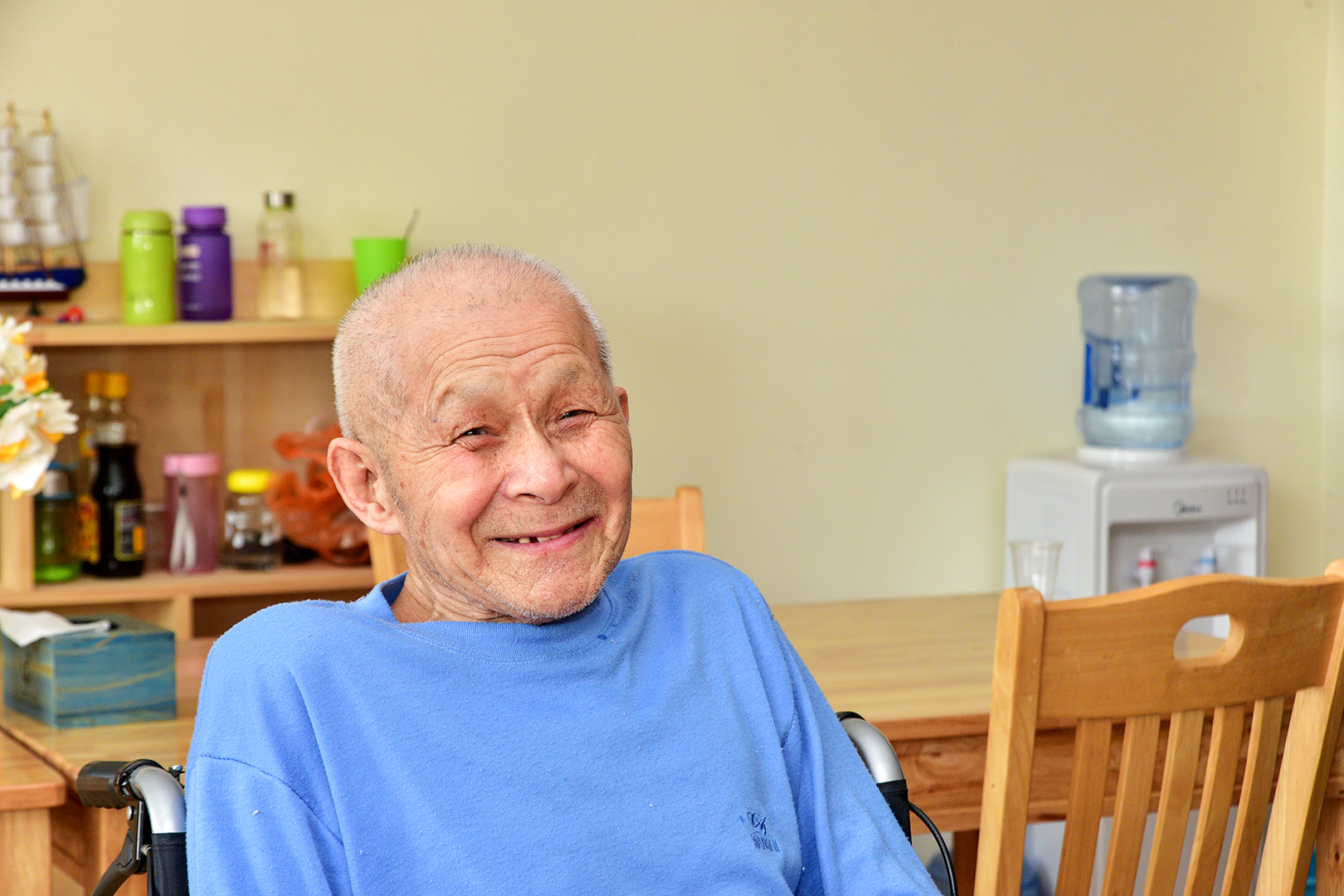 小学敬老孝贤月活动总结,尊老敬老教育活动报道