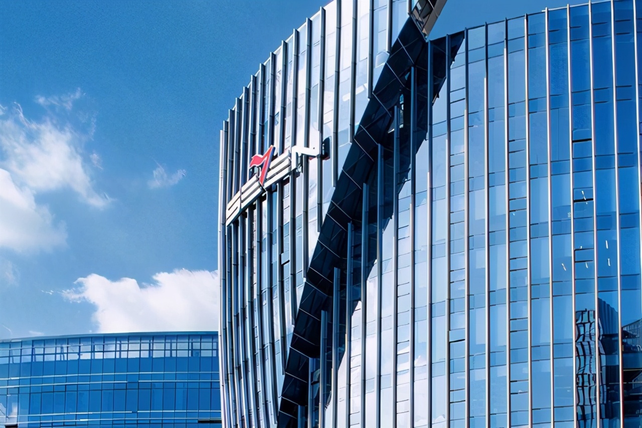 劲霸男装发展前景,劲霸男装品牌定性