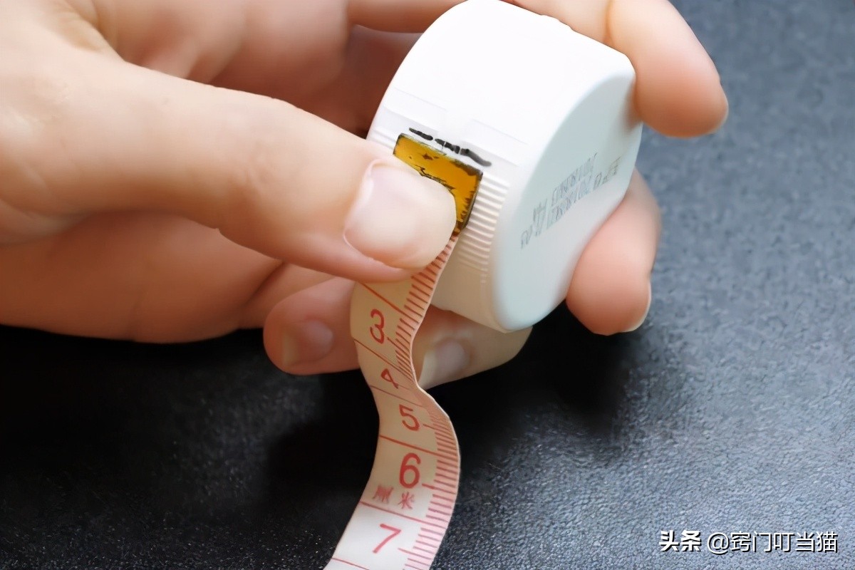 皮尺粘塑料瓶盖,塑料瓶盖粘皮尺