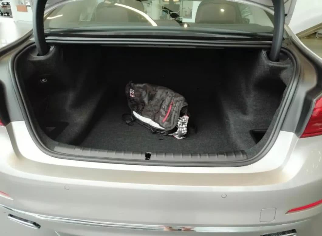 宝马5系530li2022大改款,宝马530li2022款