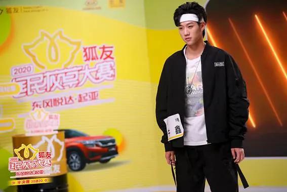 霍汶希探班谢霆锋美食节,霍汶希谢霆锋锋味发布会