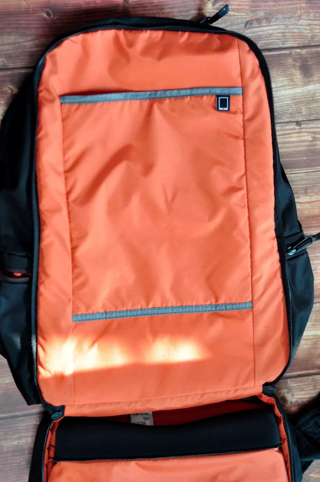 tumi双肩背包都可以怎么装,tumi双肩包真的那么好吗