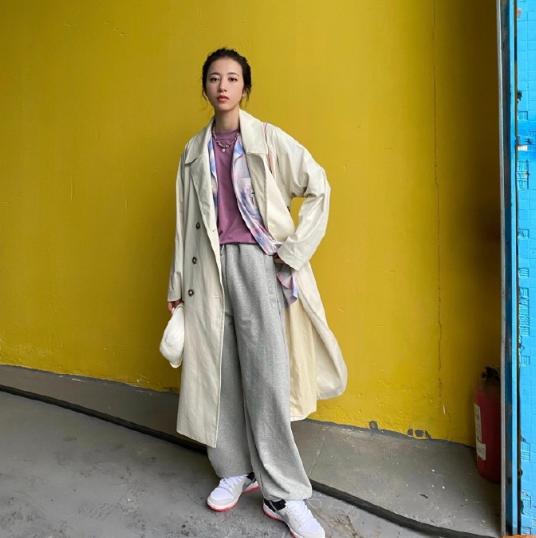 周雨彤穿搭衬衫夏季,周雨彤穿衣搭配图白色