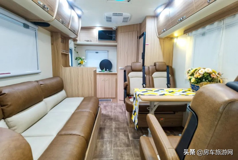 拓锐斯特平头轻卡最新款房车,拓锐斯特房车2022款多少钱