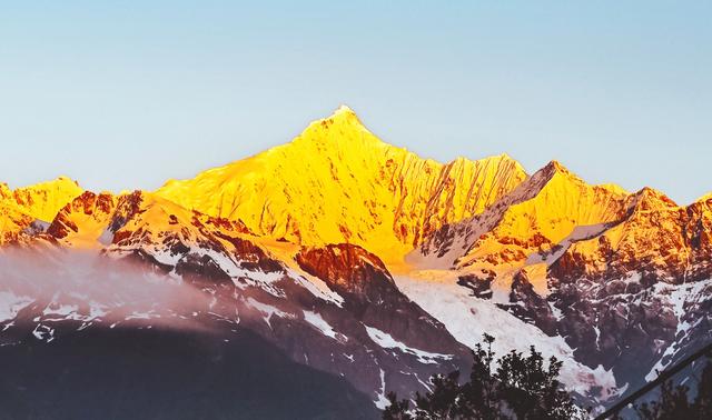 仰望雷克萨斯,卡瓦格博是什么神