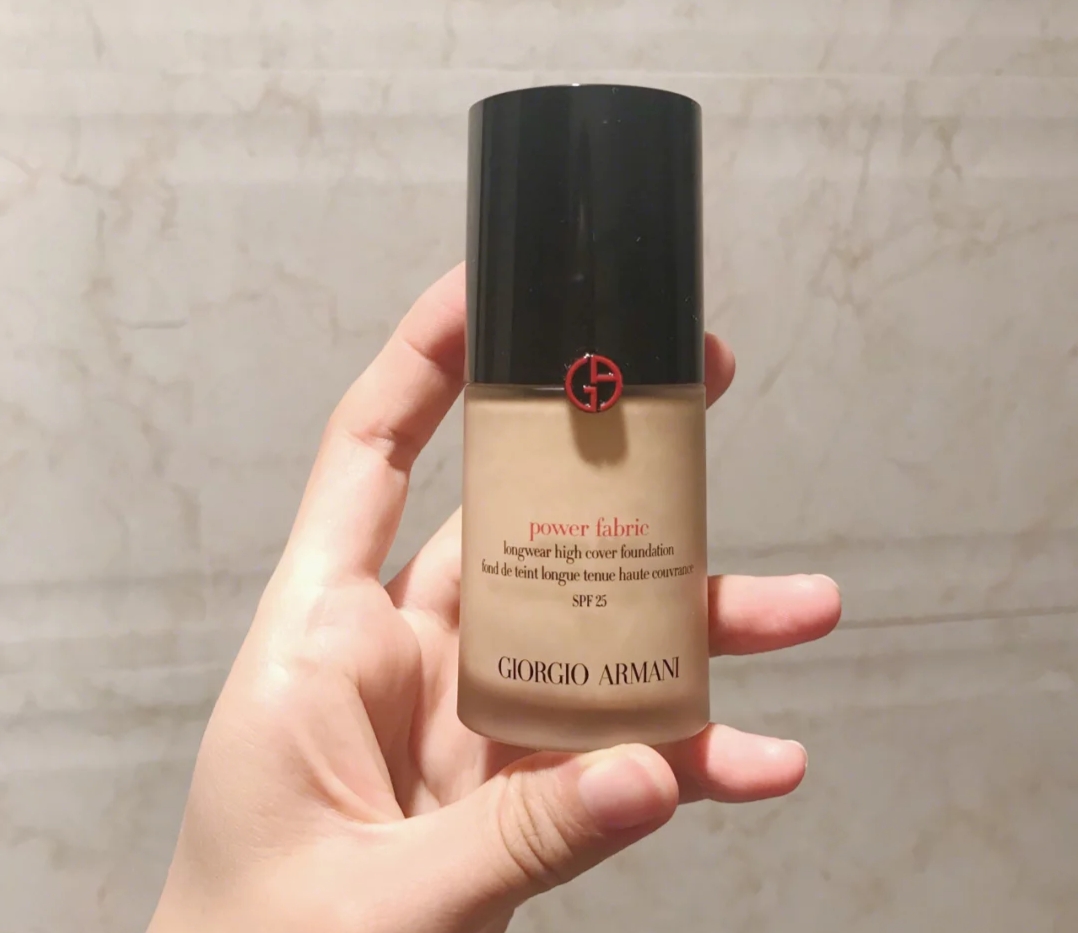 油痘肌阿玛尼粉底液测评,tf粉底液柔雾无痕粉底液