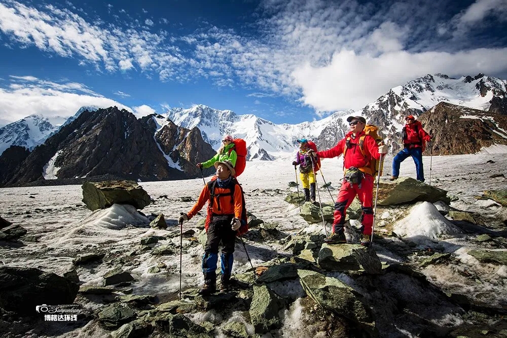 徒步穿越新疆博格达峰,新疆最凶险穿越戈壁路线
