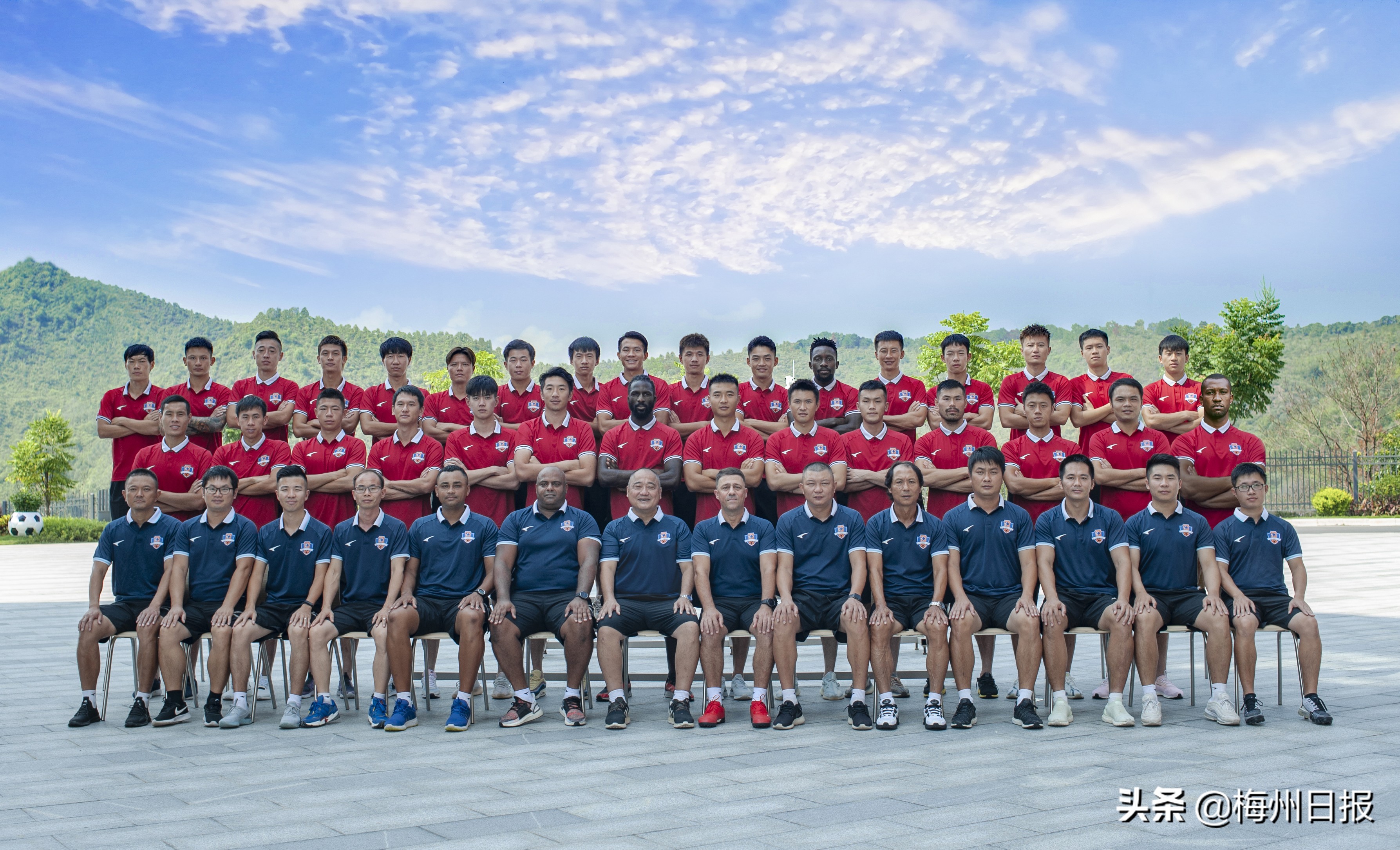 “绝不放过冲超机会！”曹阳在梅州客家队提前晋级后接受梅州日报记者采访